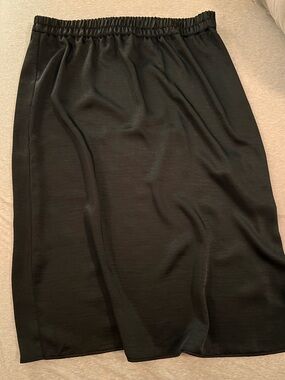 GAP Black Elastic-Waist Midi Slip Skirt